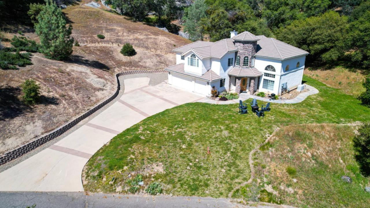 Mountain Majesty With Hot Tub, Pool Table, Generator, Ev Hookup Villa Oakhurst
