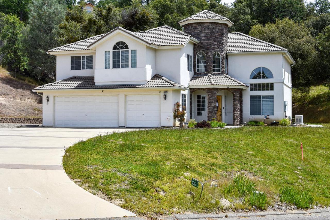 Mountain Majesty With Hot Tub, Pool Table, Generator, Ev Hookup Villa *