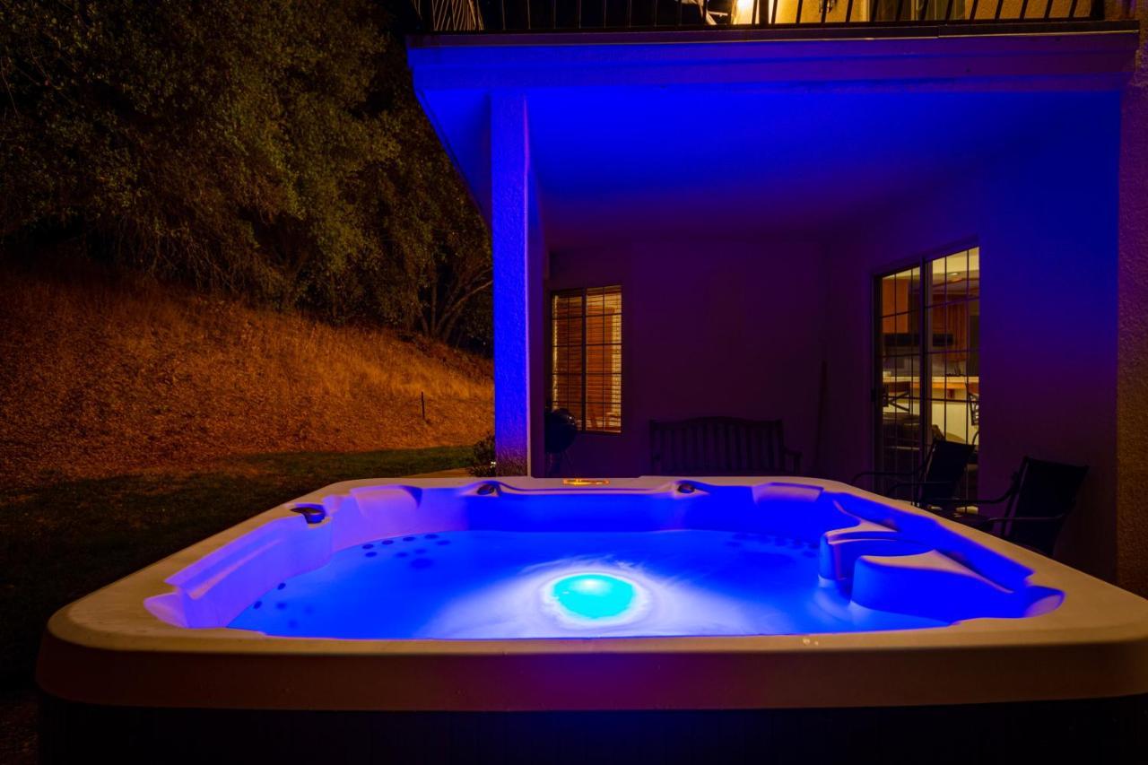 Mountain Majesty With Hot Tub, Pool Table, Generator, Ev Hookup Villa *