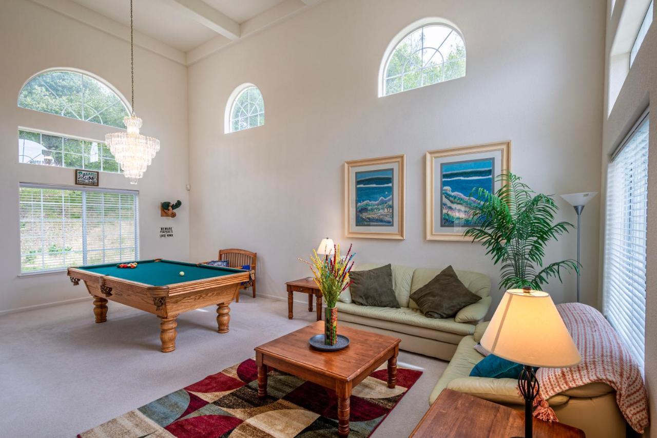 Villa Mountain Majesty With Hot Tub, Pool Table, Generator, Ev Hookup Oakhurst