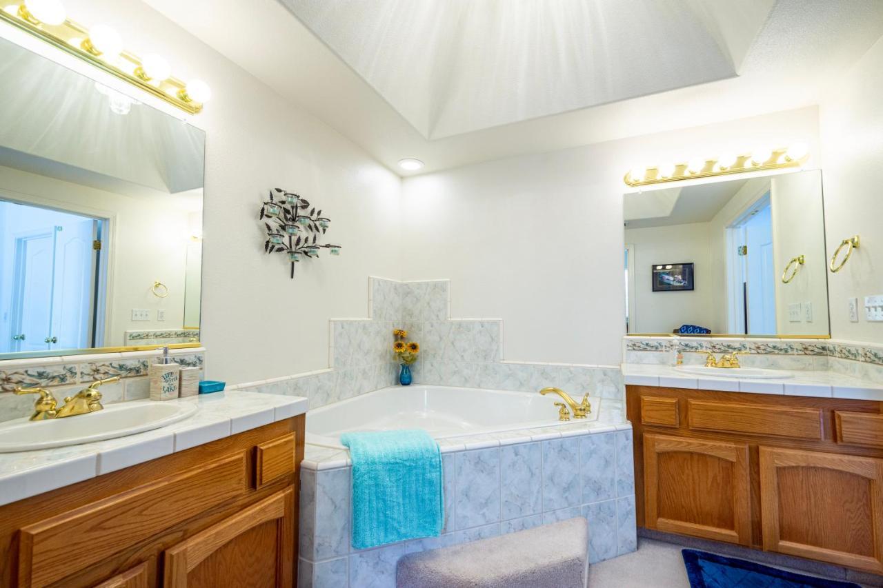 Mountain Majesty With Hot Tub, Pool Table, Generator, Ev Hookup Villa *