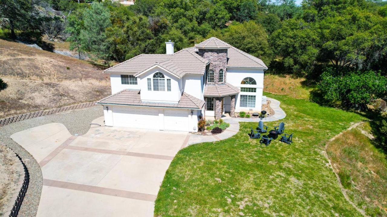 Mountain Majesty With Hot Tub, Pool Table, Generator, Ev Hookup Oakhurst