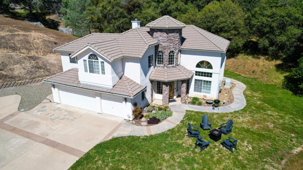 Mountain Majesty With Hot Tub, Pool Table, Generator, Ev Hookup